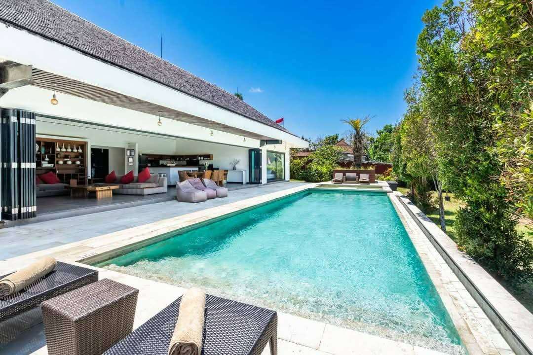 Villa image 1