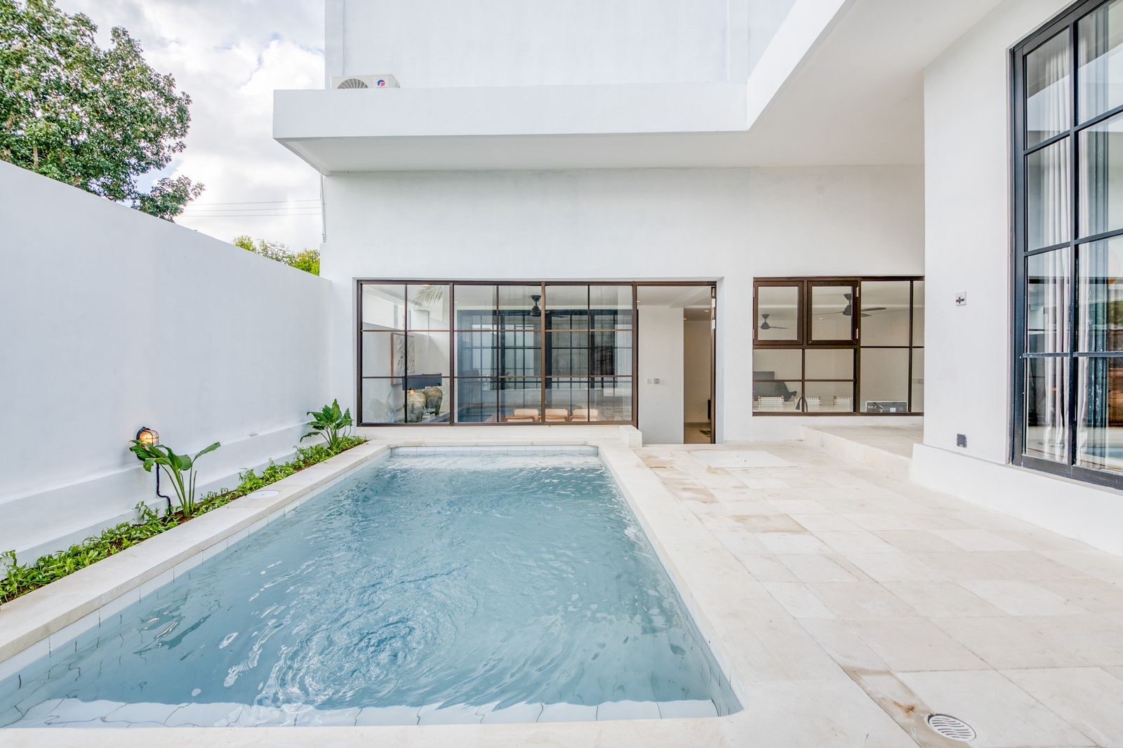 Villa image 1