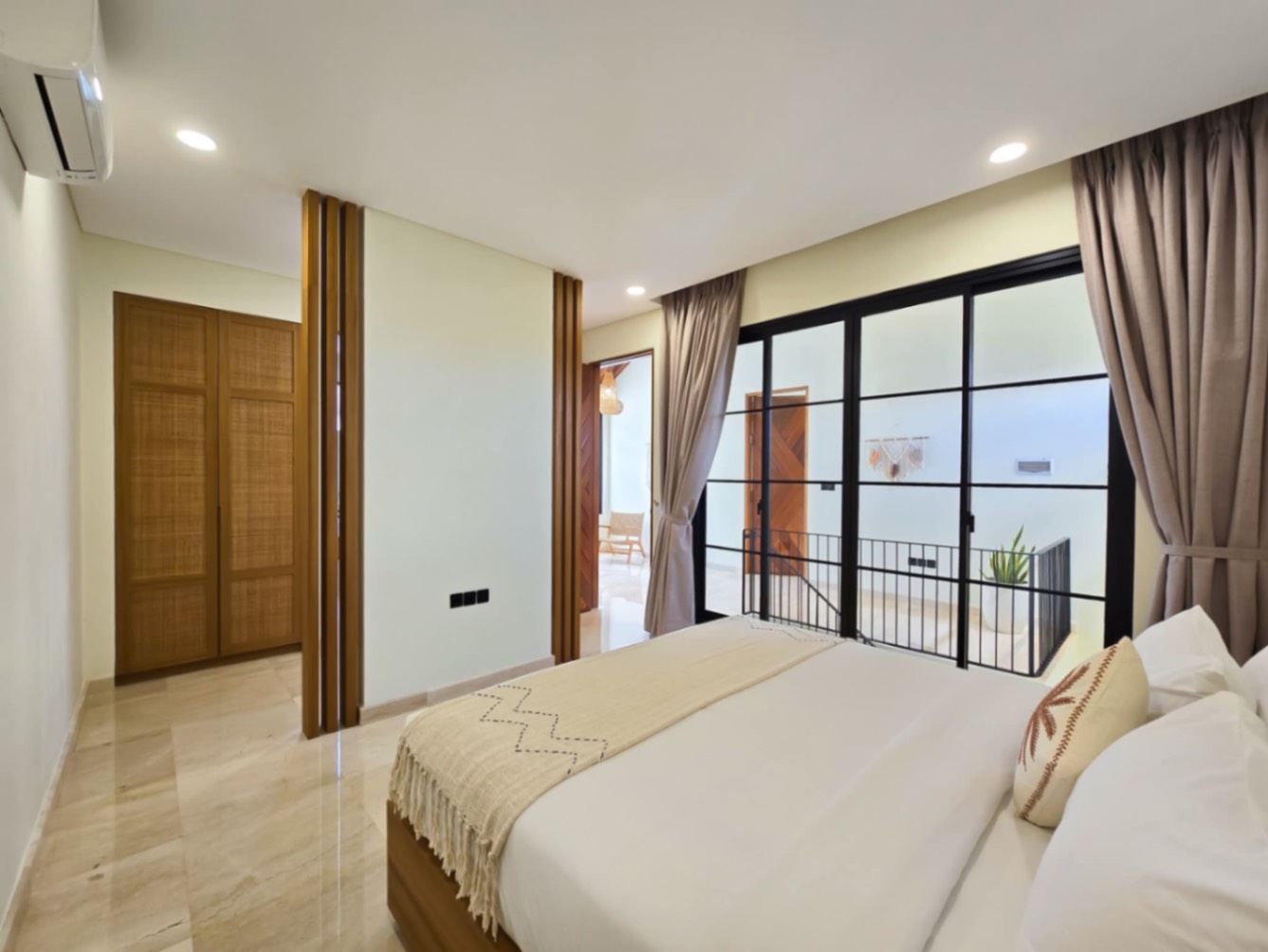 Villa image 3