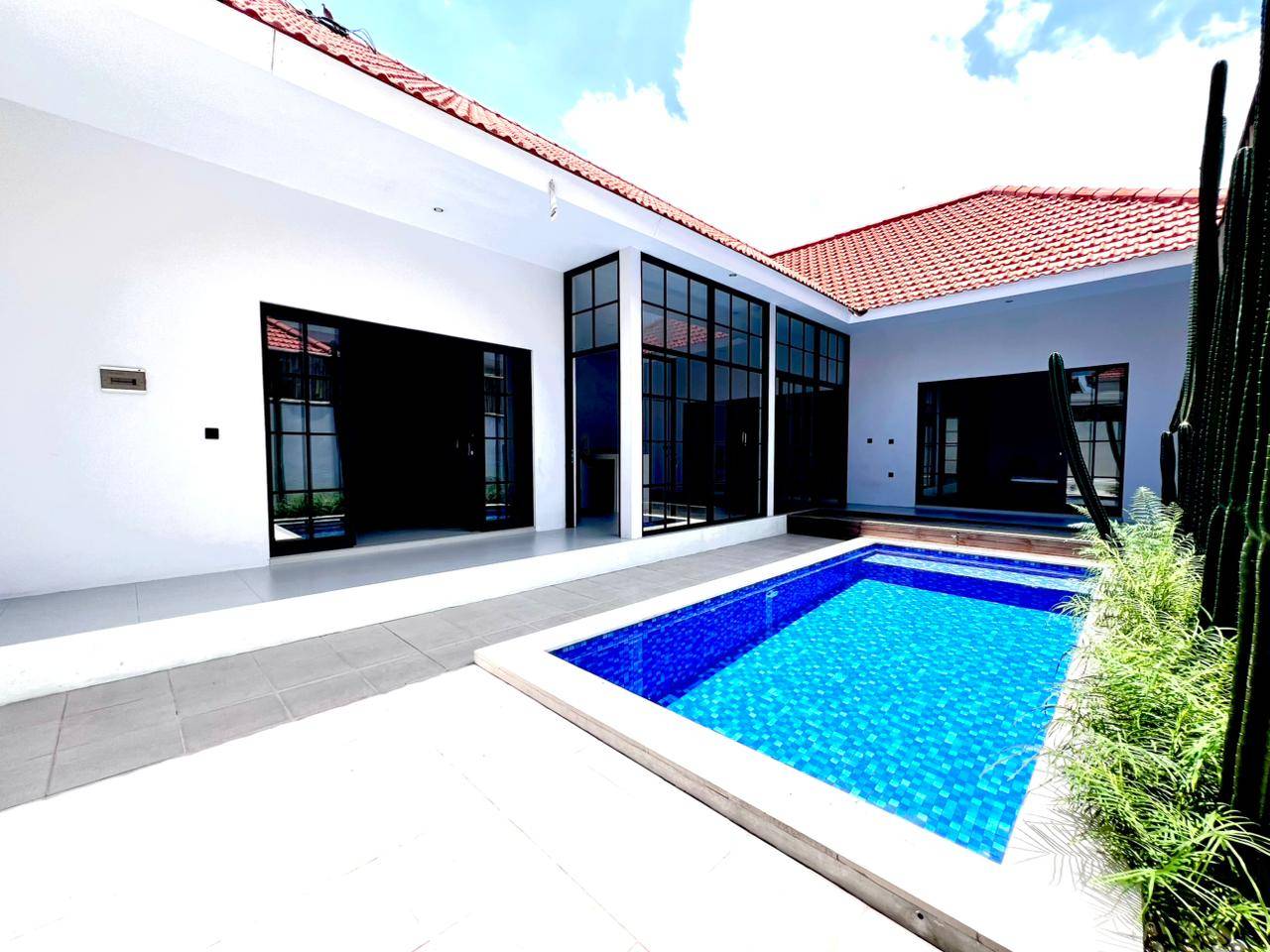 Villa image 1