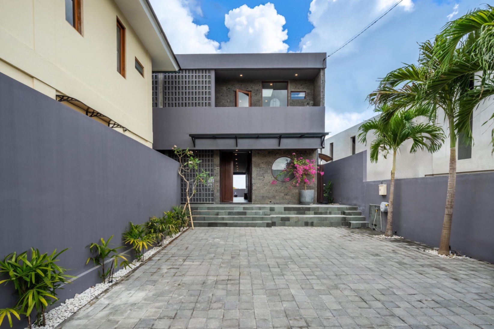 Villa image 2