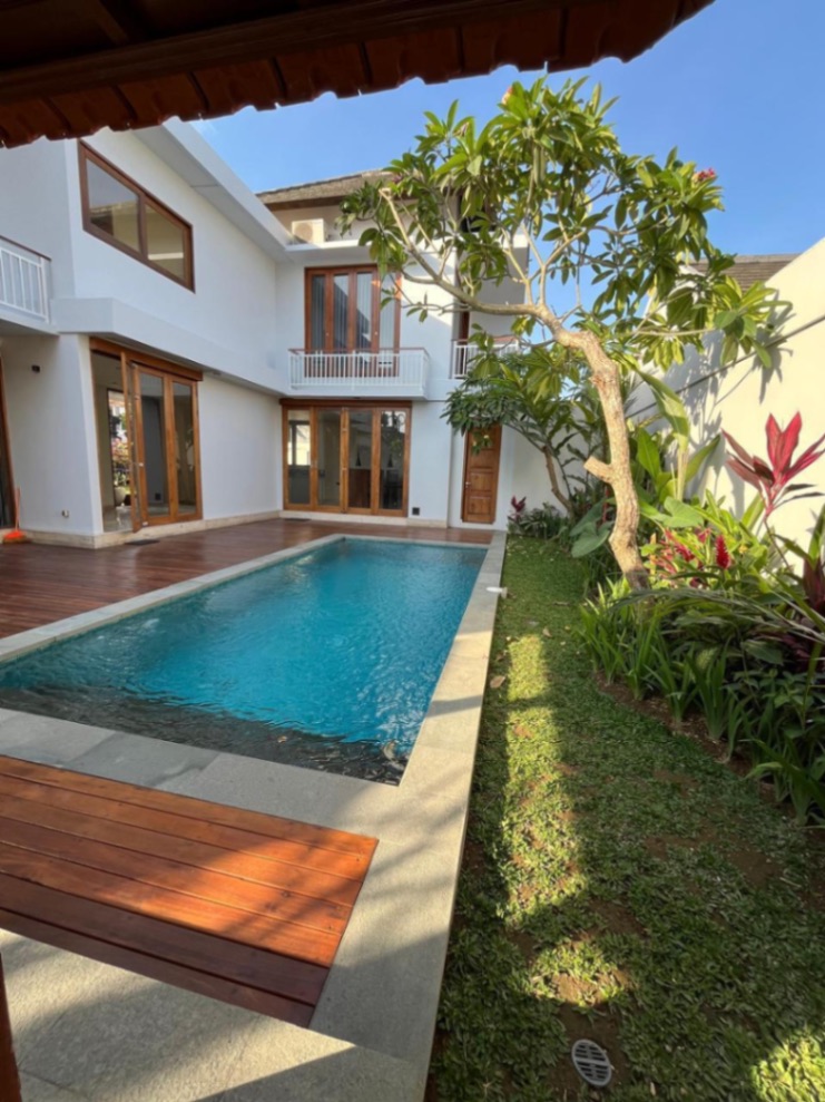 Villa image 1