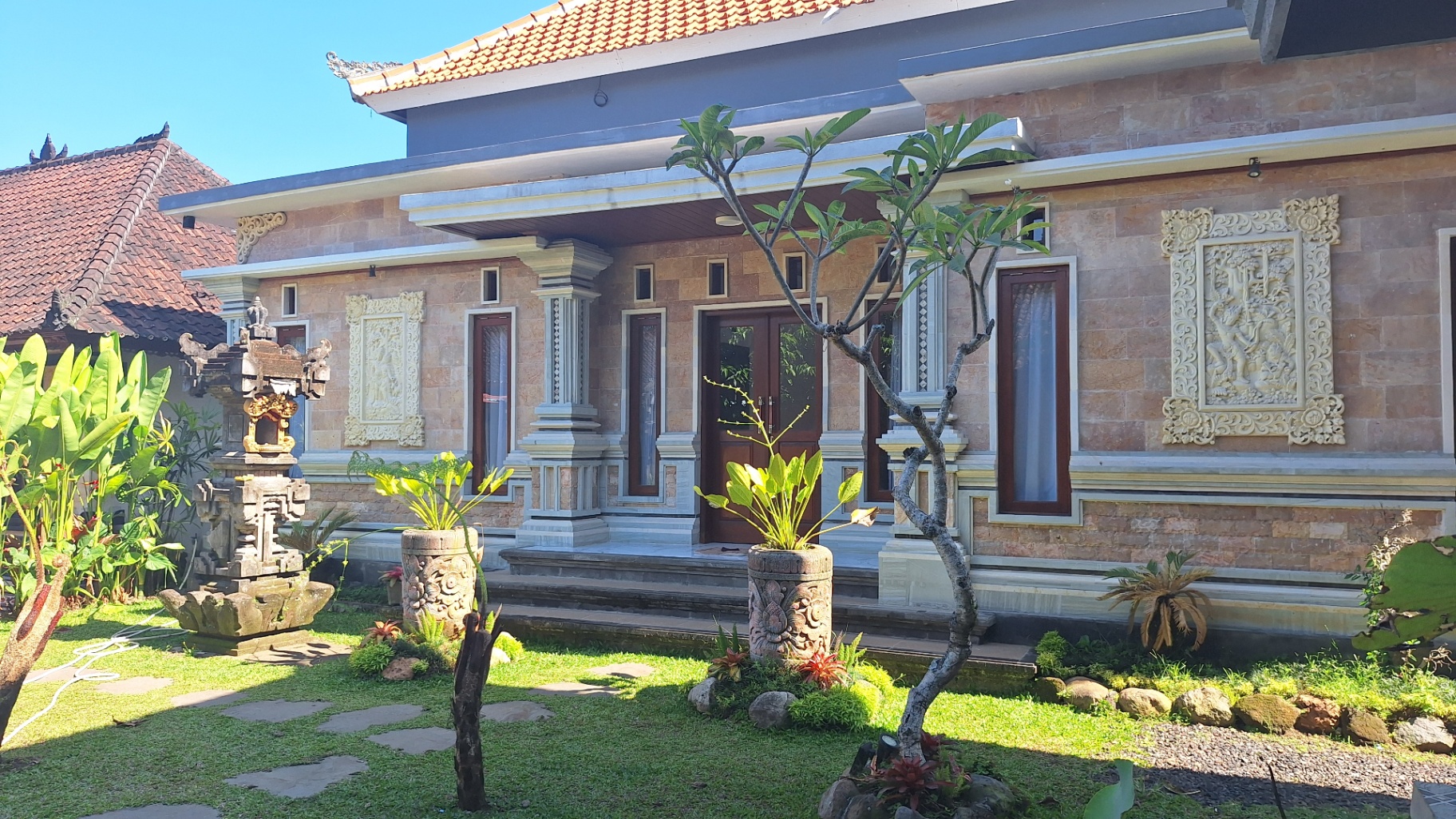 Villa image 1