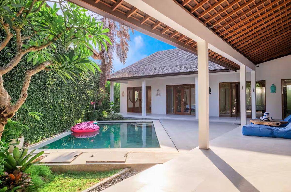 Modern 4-Bedroom Tropical Villa in Kayu Tulang, Canggu