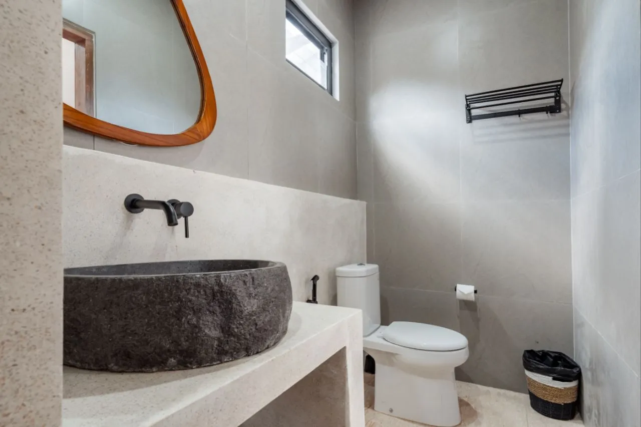 Modern 1BR Apartment  – Minutes from Balangan Beach 🌴💻