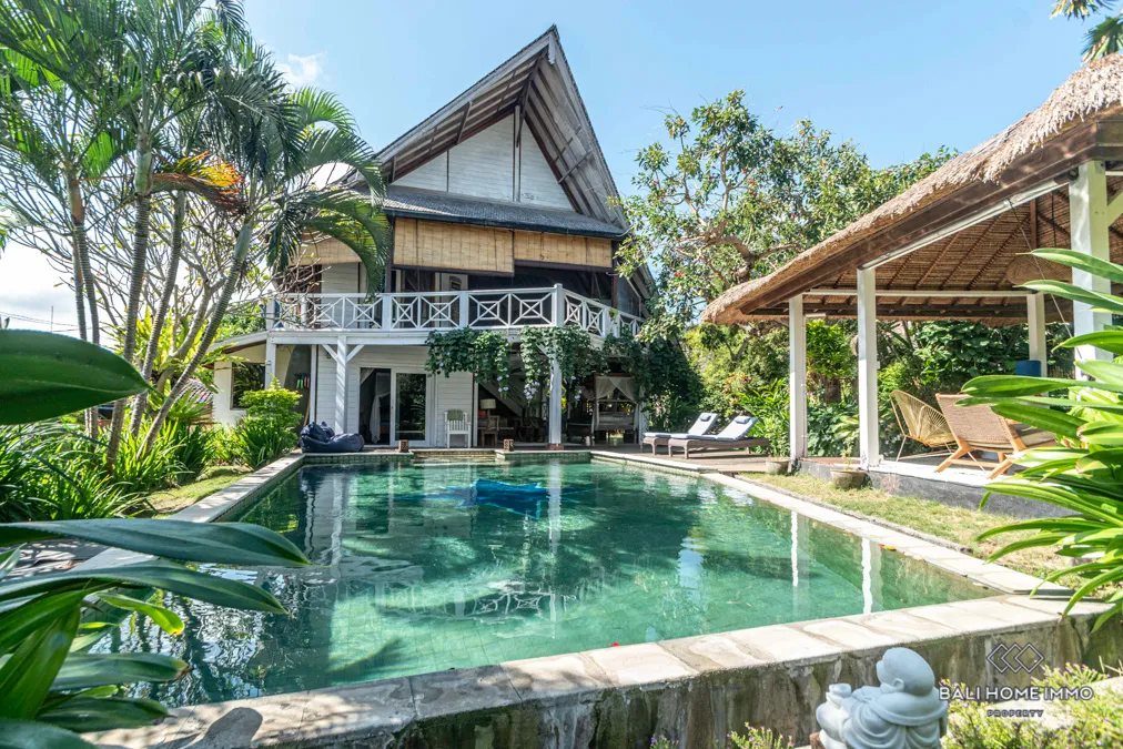 Artistic 4 Bedroom Villa in Berawa Canggu 