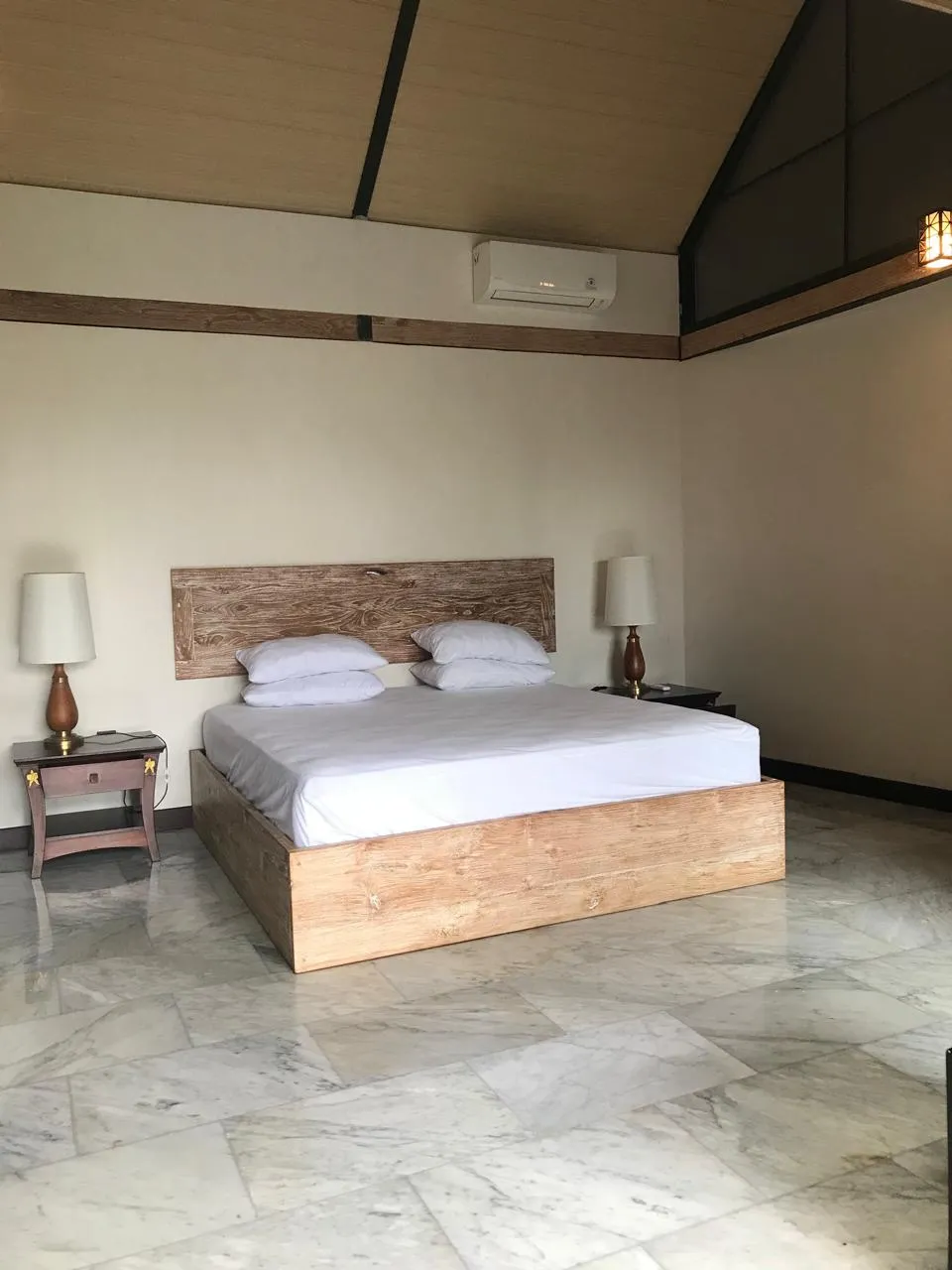 villa joglo for rent in Canggu - Image 5