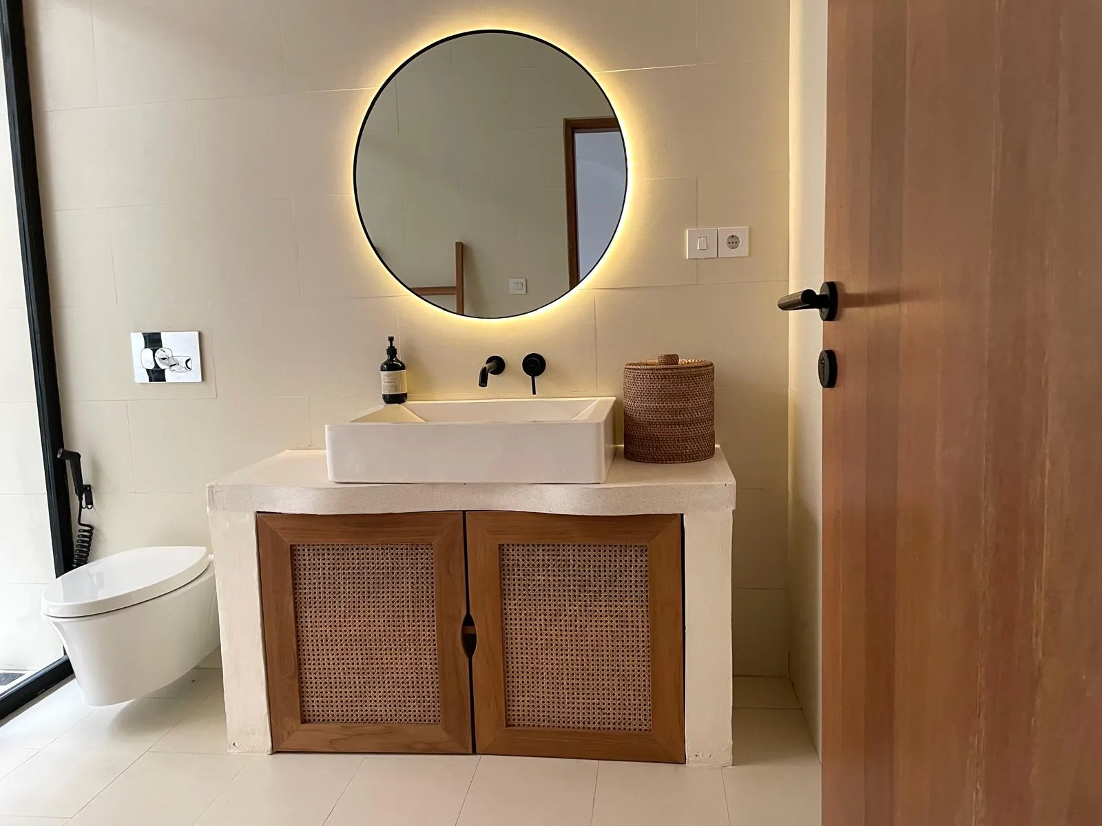 Villa Rooftop Ubud – Brand-New 2BR Ricefield View Villa with Rooftop & Enclosed  in Ubud - Image 5