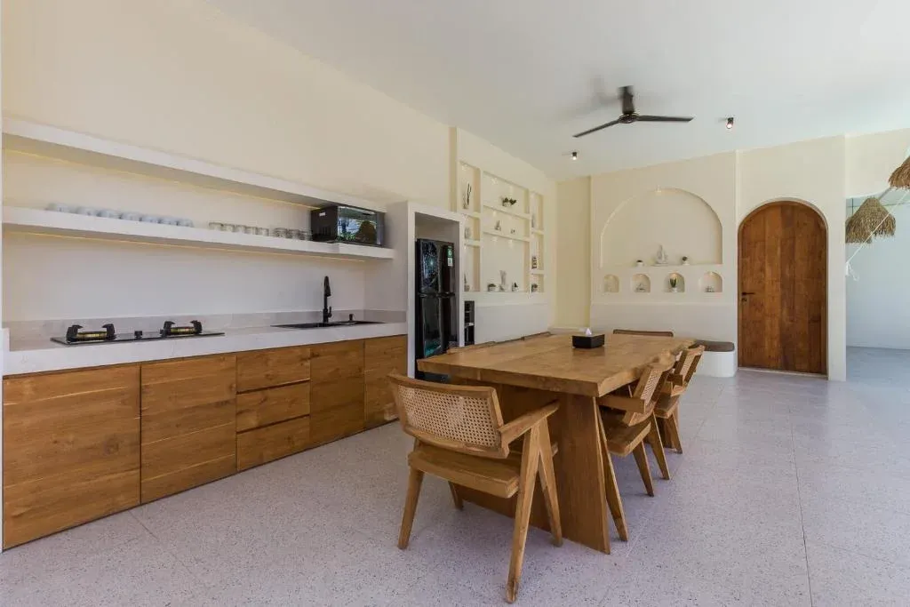 3 BEDROOM MODERN VILLA IN BERAWA in Canggu - Image 2