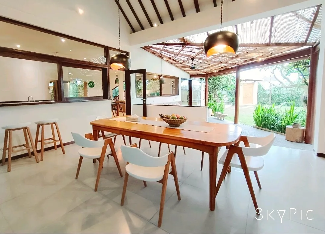 Family-Friendly 4BR Villa w/ Pool & Home Office