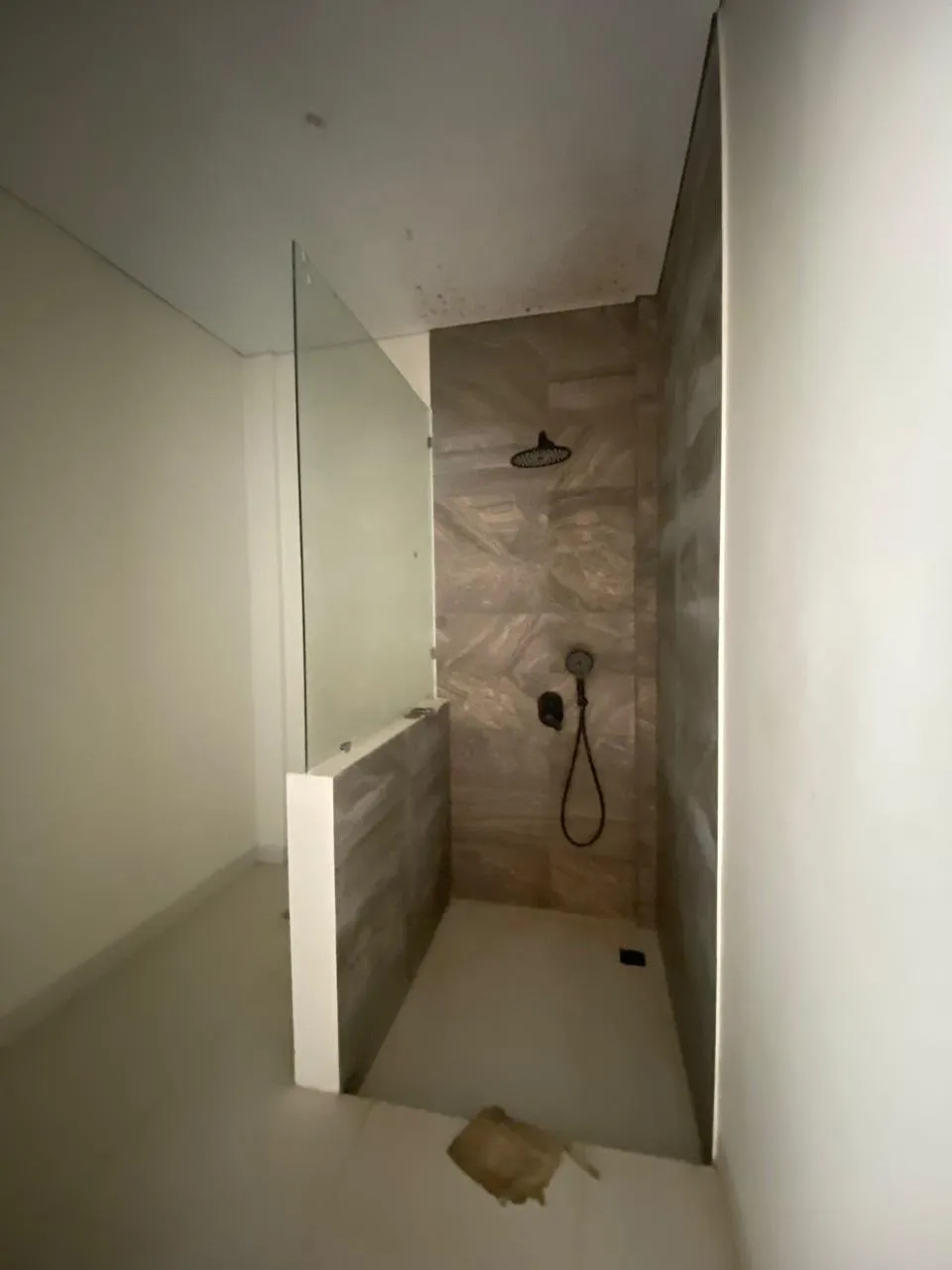 villa alas unfurnish for rent in Seminyak - Image 4