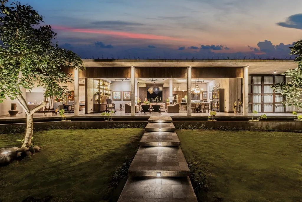 Brutalist Luxury 3BD Villa w/ Infinity Pool