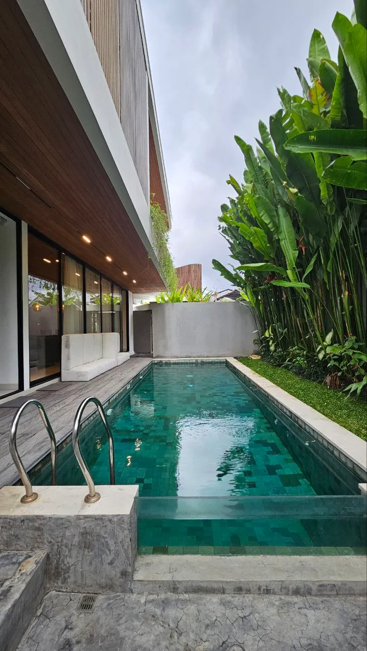 V Villas [Video included in this post]