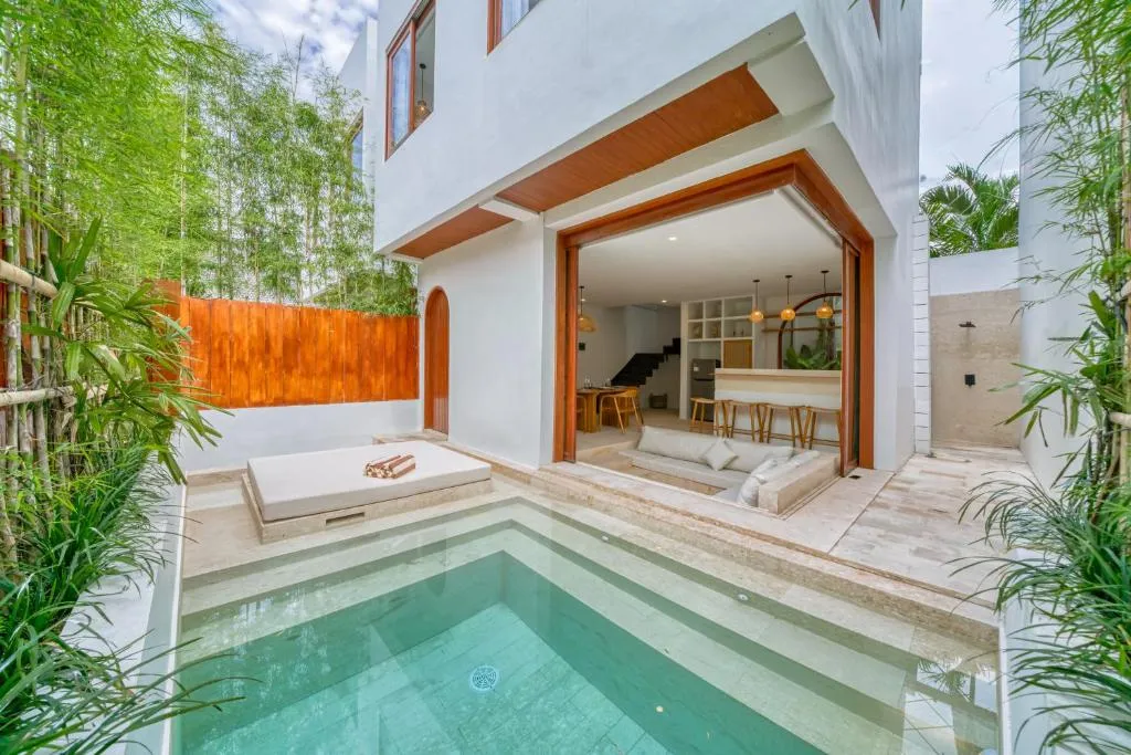 2 BR VILLA IN BATU BOLONG - CANGGU