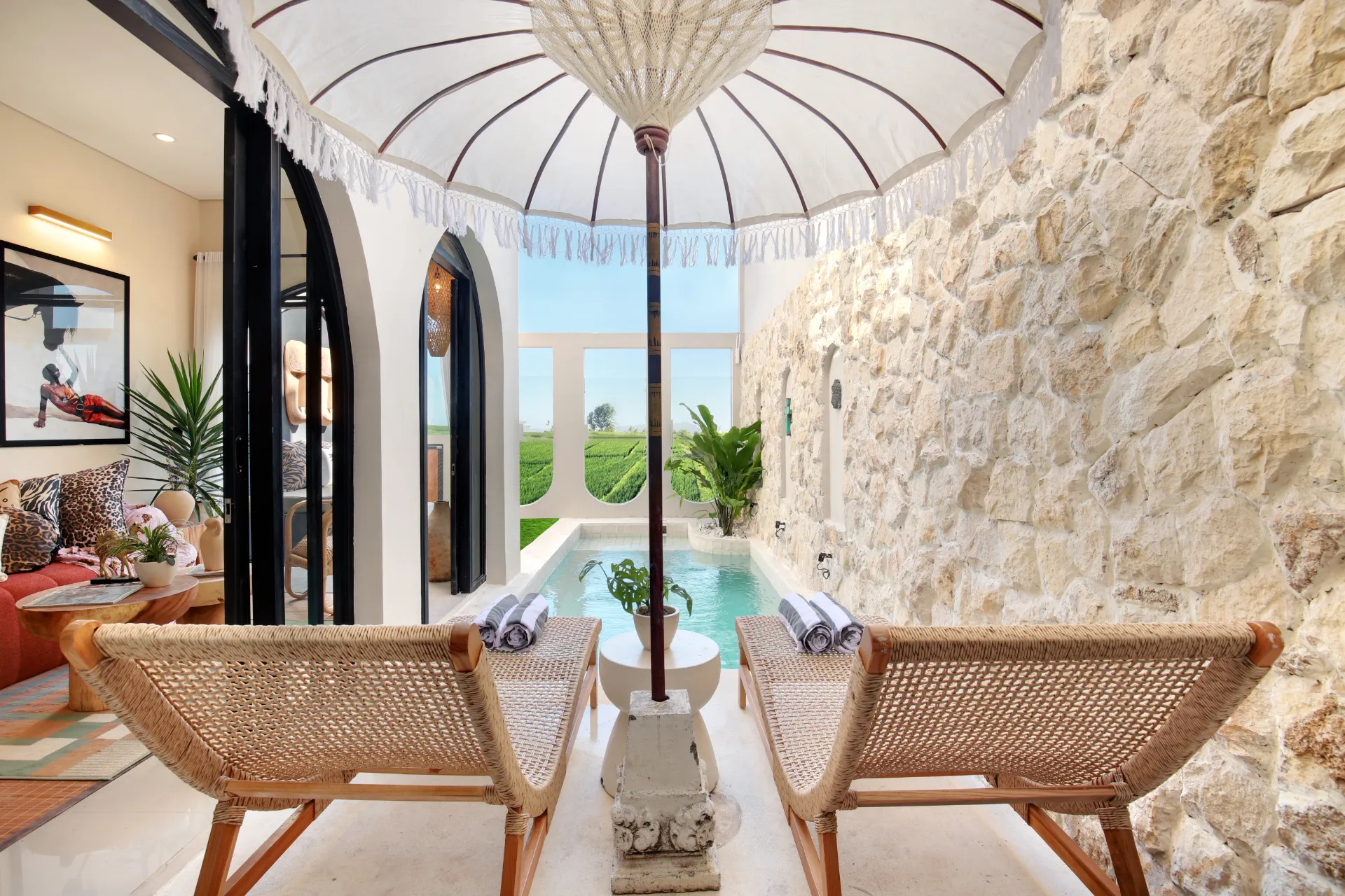 Kaba Kaba Lifestyle 2BR Residence | 5 mins to Omni & 10 mins to Pereranan