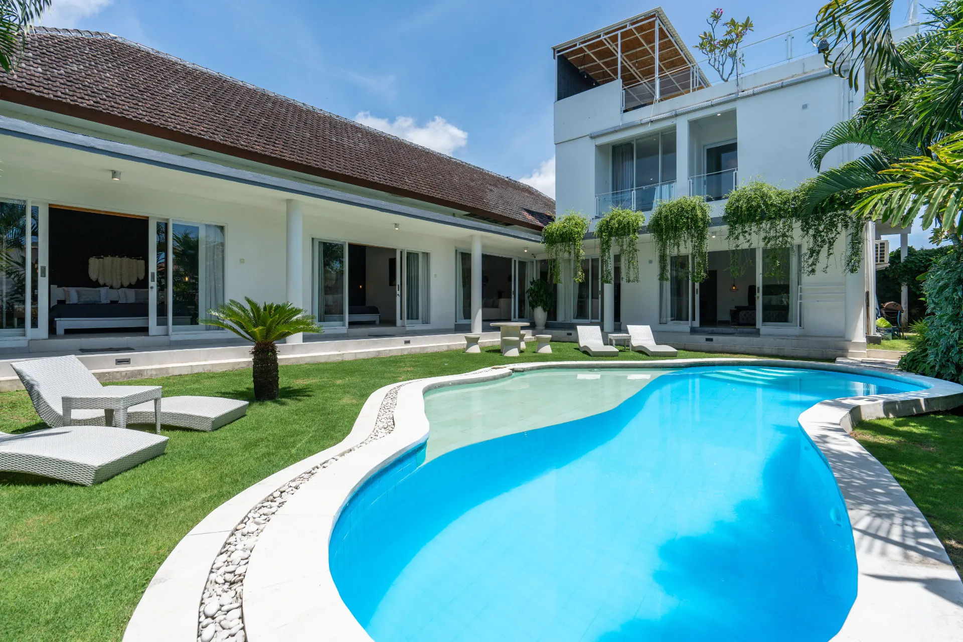 5-bedroom Modern Villa in Canggu