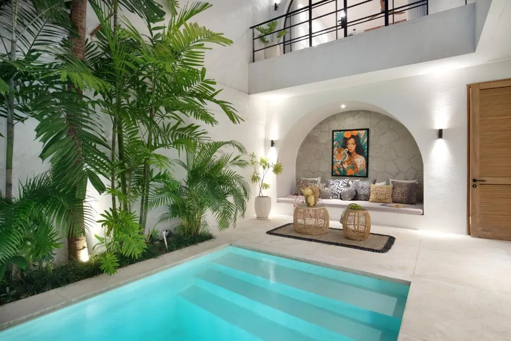6 BR VILLA IN UMALAS in Canggu - Image 3