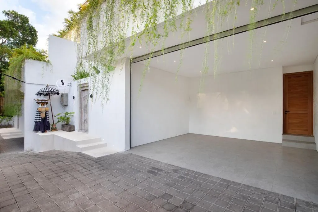 6 BR VILLA IN UMALAS in Canggu - Image 4