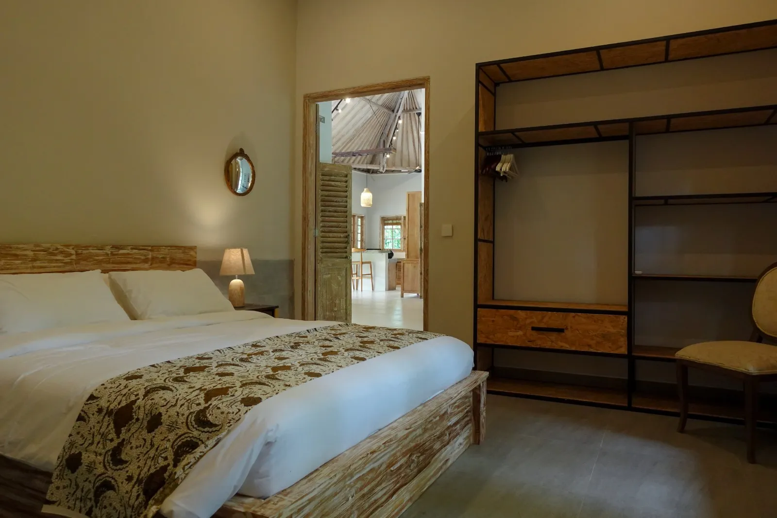 4-Bedroom Riverside Villa with Infinity Pool and Rice Field Views in Buduk in Pererenan - Image 4