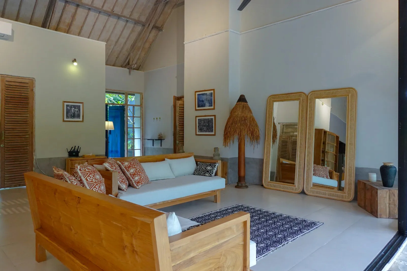 4-Bedroom Riverside Villa with Infinity Pool and Rice Field Views in Buduk in Pererenan - Image 3