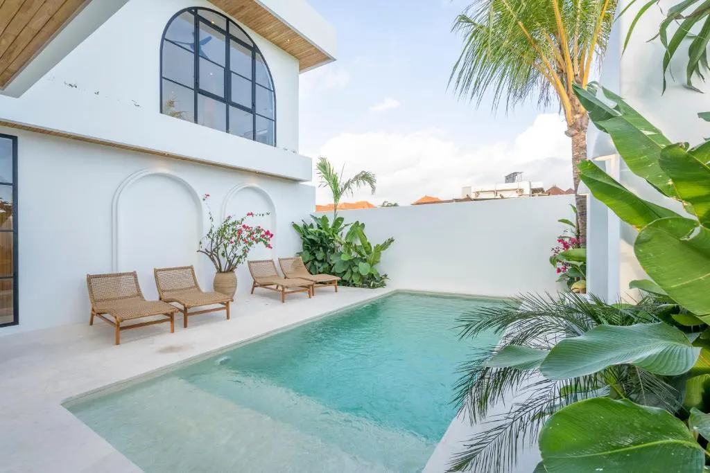 3 BR VILLA IN SESEH in Pererenan - Image 2