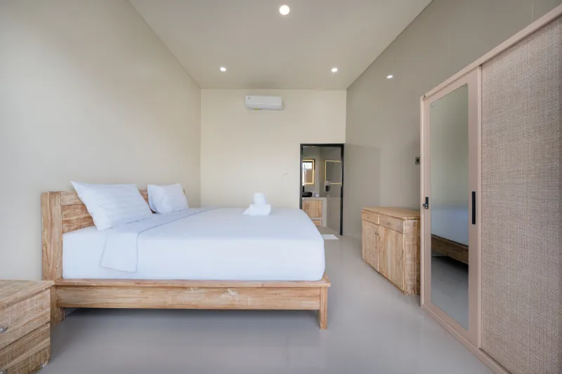 Newly Built 2BR Villa No Construction in Seseh - Image 3