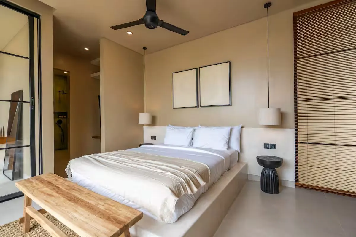 📍 Heart of Pererenan: 3BR Designer Villa, Enclosed Living & Full Service – AF56 in Pererenan - Image 5