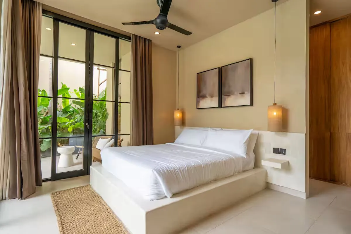 📍 Heart of Pererenan: 3BR Designer Villa, Enclosed Living & Full Service – AF56 in Pererenan - Image 4