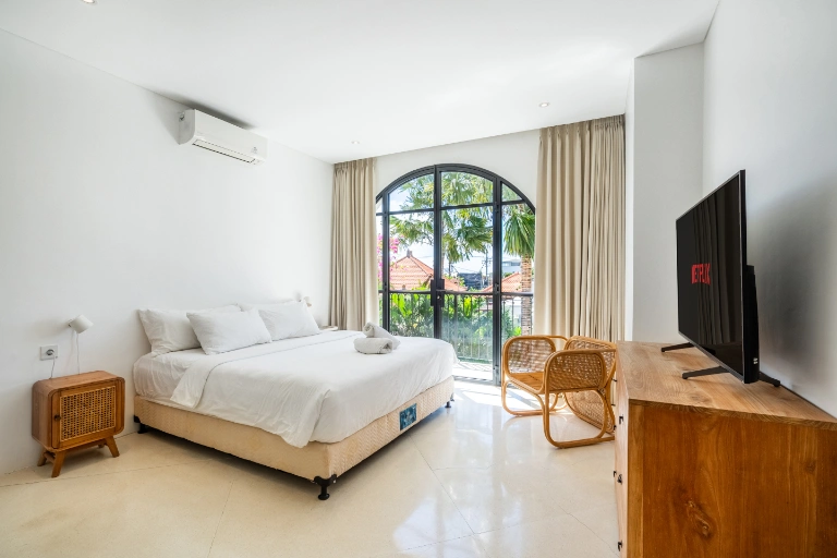 Bianca - 4BR Charming Berawa Villa | Pool and Bathtub in Canggu - Image 3