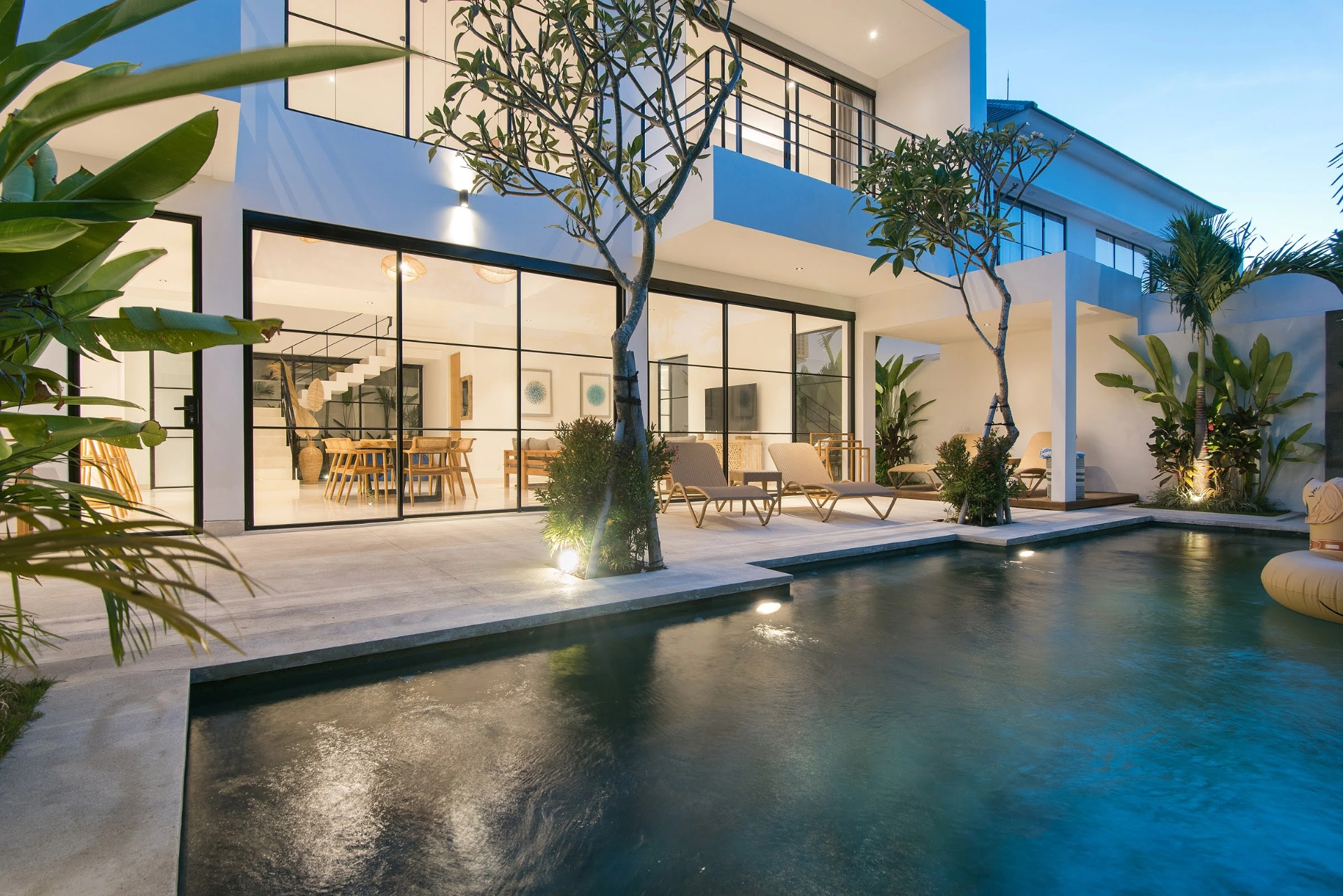 4 BEDROOM VILLA IN BUMBAK IDR 75 MILL/MONTH +62 821 2222 0001