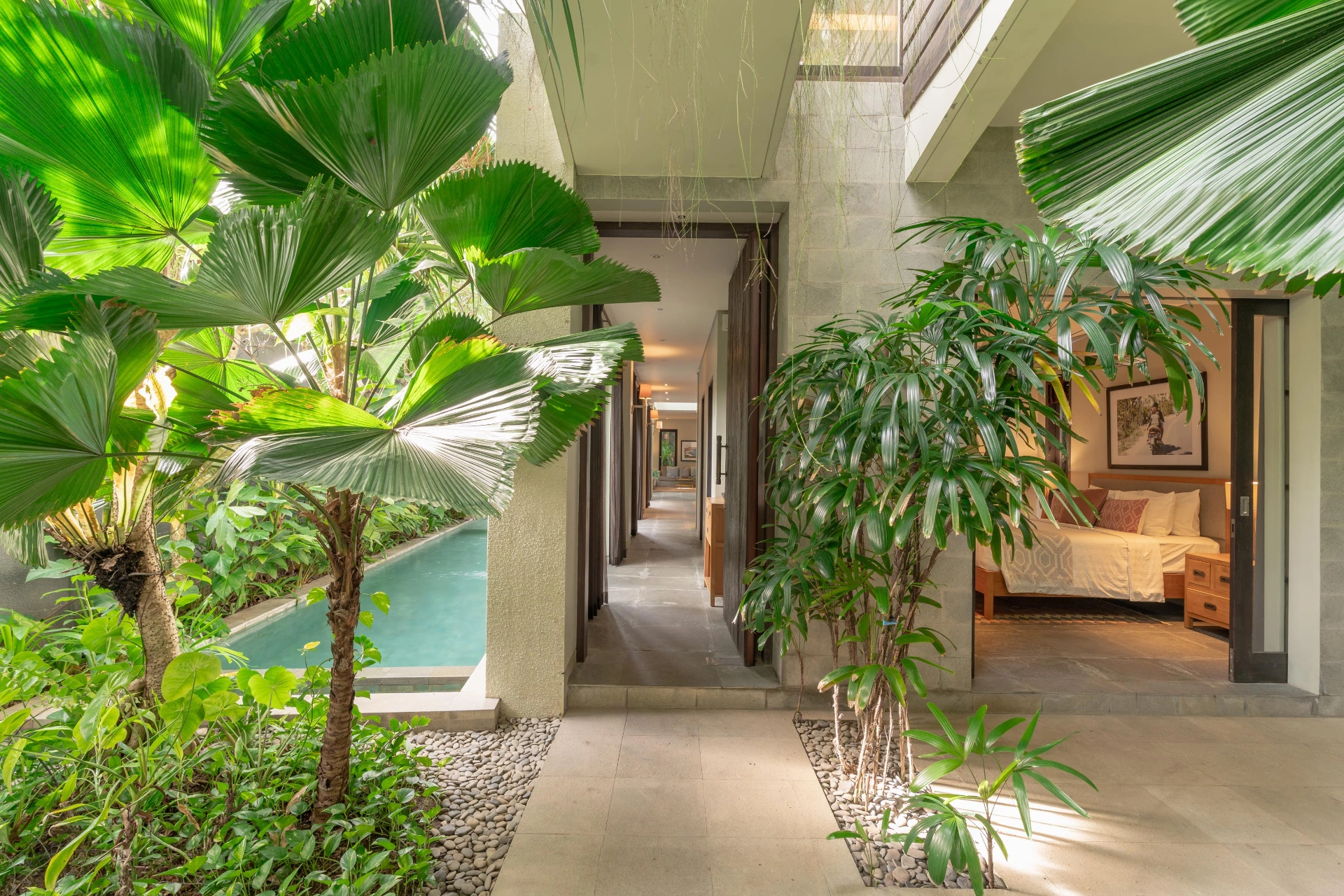 Villa Ixora - Spacious 4BR Villa near Canggu Beach & Restaurants