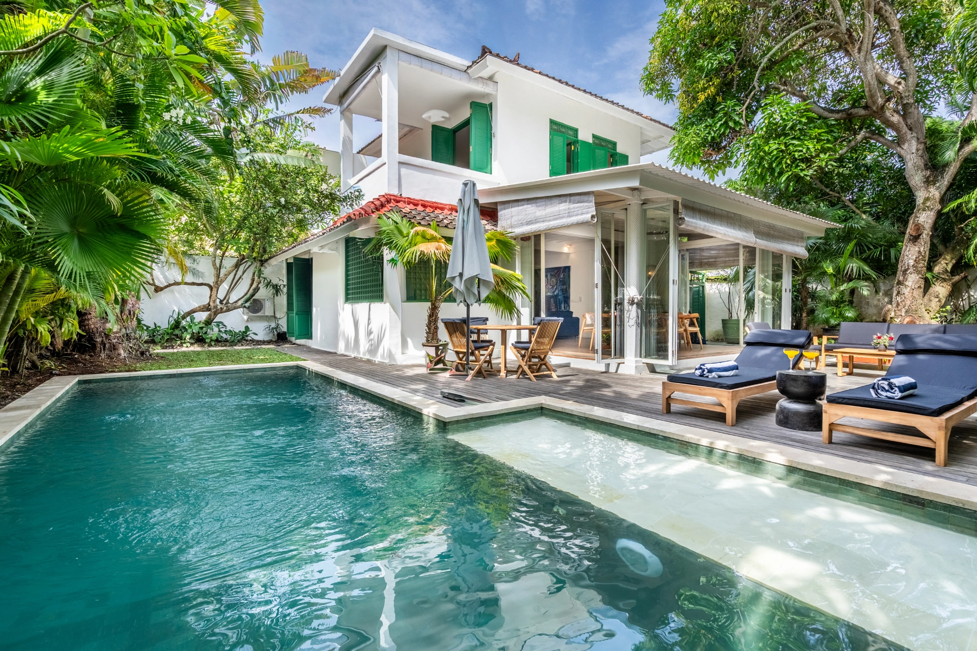 Villa Dyor - Elegant 3BR Colonial-Art Deco Villa in Prime Seminyak