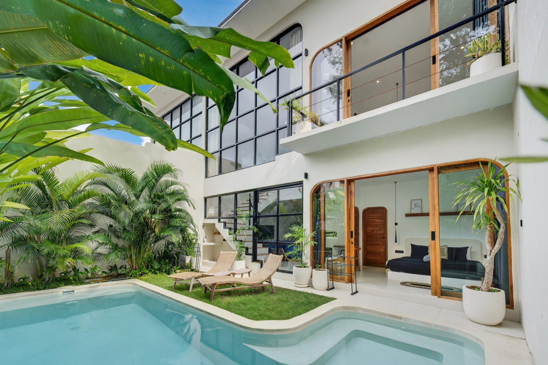 Trinity Villa: Stylish 3BR Retreat in Canggu