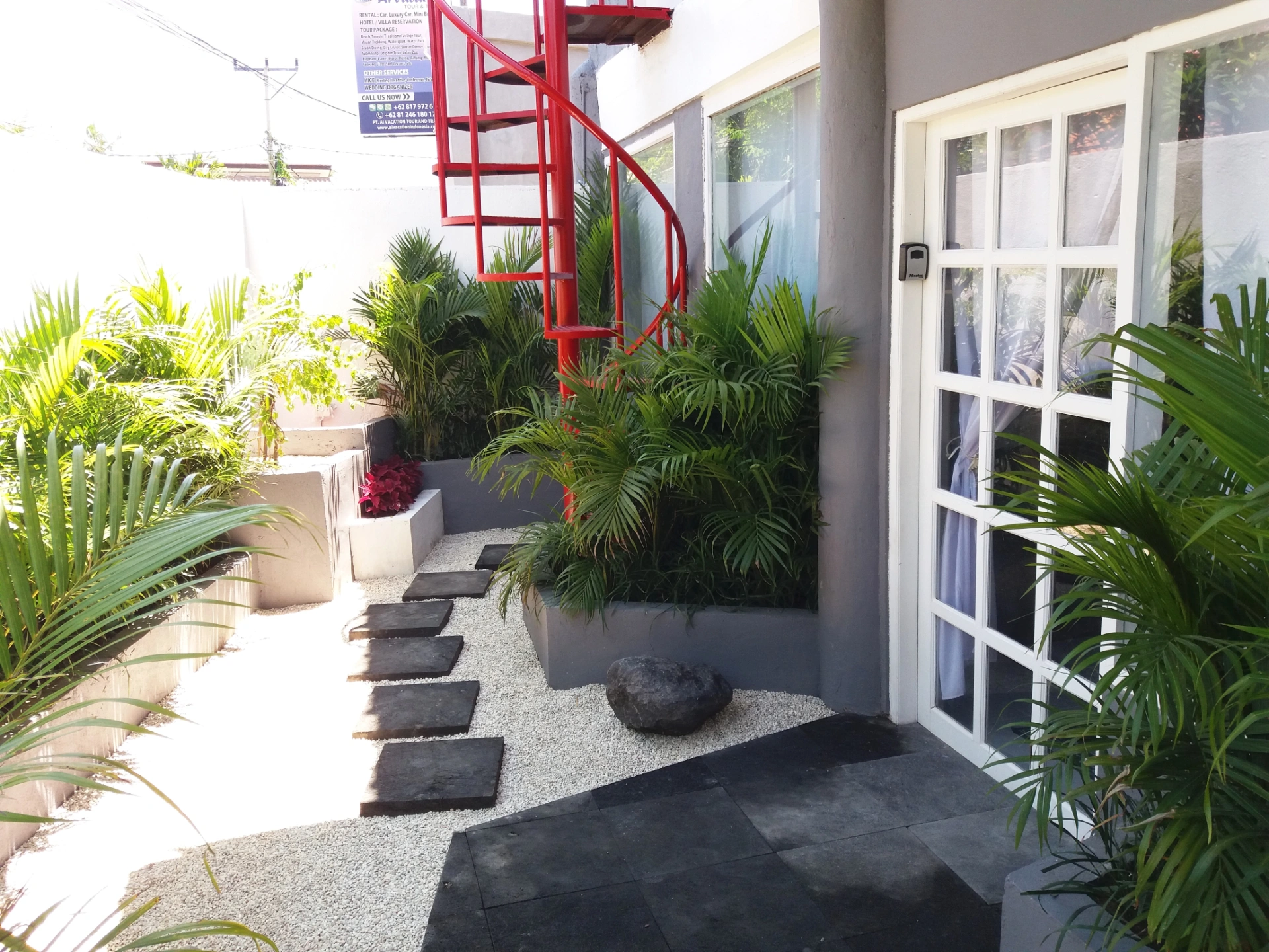 LARGE APARTMENT 150 MQ G.F. - UMALAS - LOW YEARLY RATE