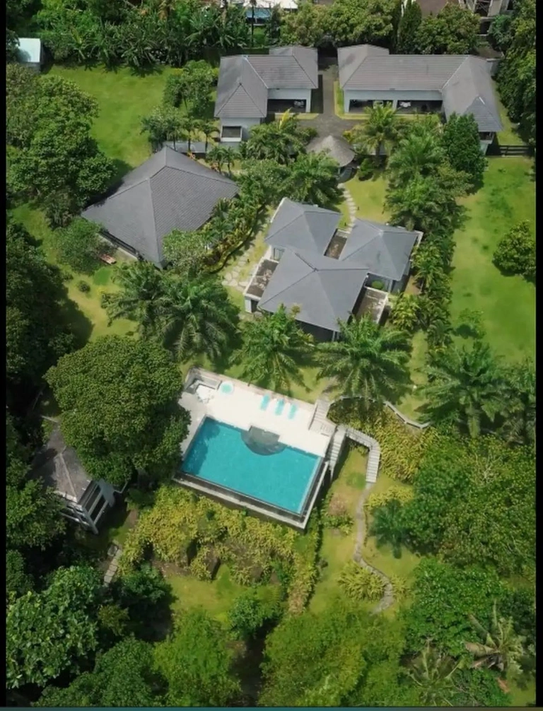 BIG VILLA FOR SALE IN TABANAN 