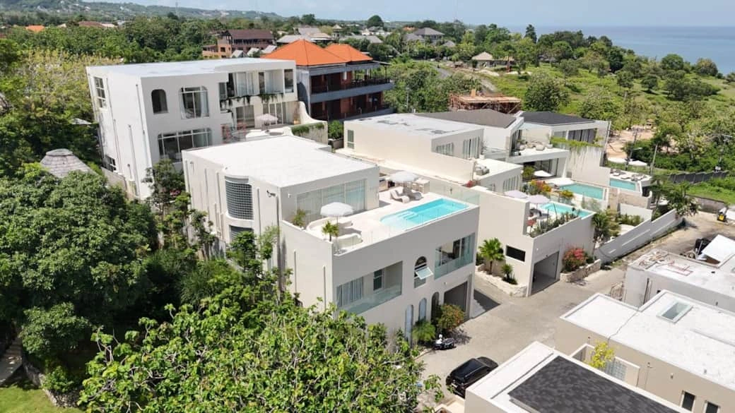 LUXURY OCEAN VIEW VILLA IN ULUWATU 