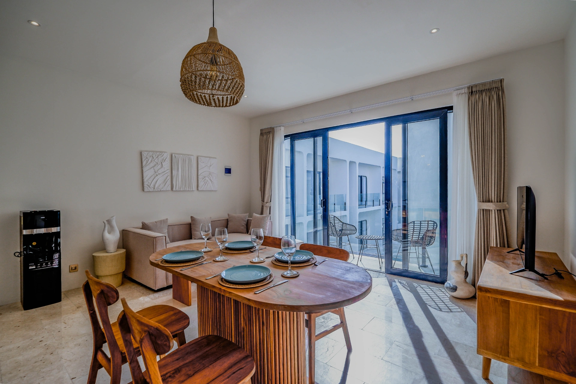 Modern 1BR Apartment w/ Pool & Sunset Views