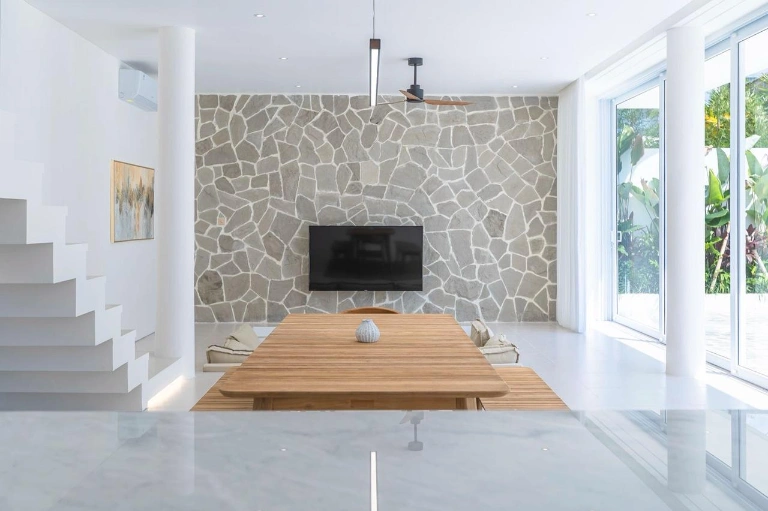 Elegant 4BR Ocean-View Villa w/ Rooftop in Seseh - Image 4