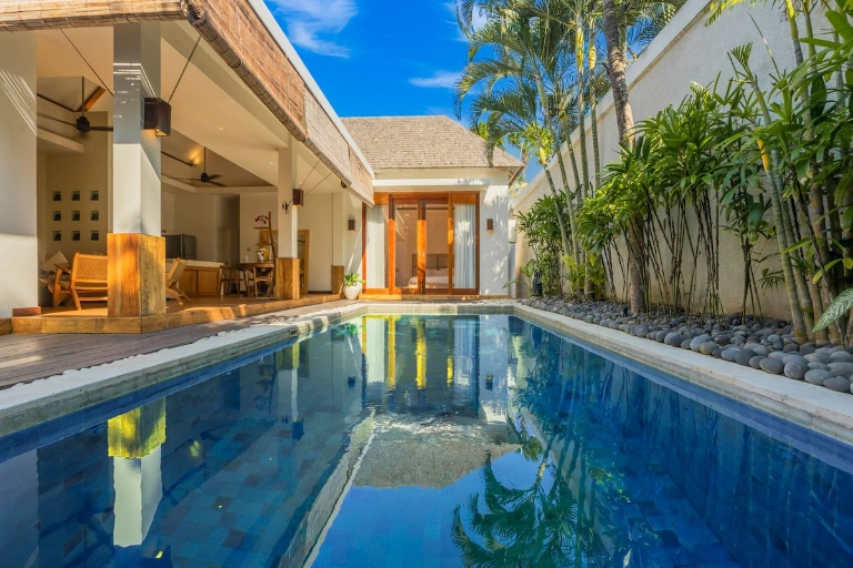 Villa Chloe - 2BR Calm and Bright Tropical Poolside Villa