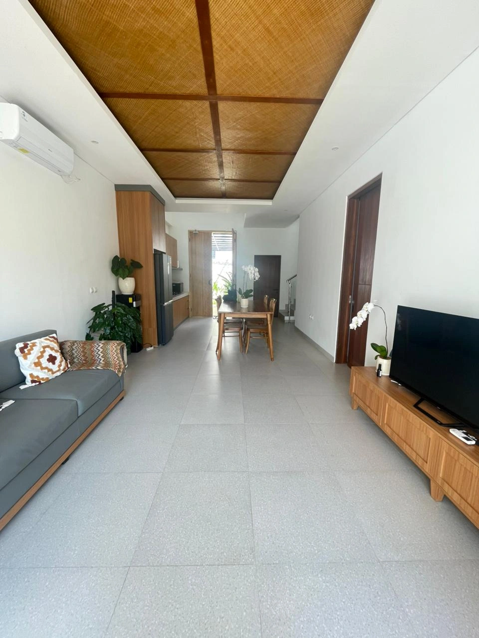 DO 446-FOR RENT TROPICAL MODERN VILLA LOCATED AT NUSA DUA  in Nusa Dua - Image 3