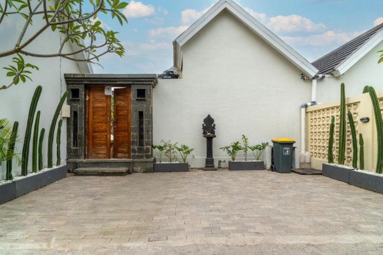 Brand New 3 Bedroom Villa 1 Modern Style Uluwatu  in Uluwatu - Image 4