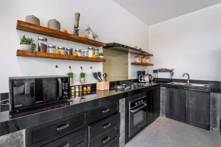 Seminyak Modern Pool Villa – Leasehold 15 Years in Seminyak - Image 2