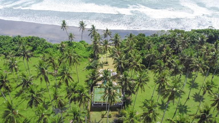 Absolute Beachfront Freehold Villa | West Bali in Kuta - Image 5