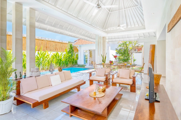 3BR VILLA FO RENT AT UMALAS | IP in Canggu - Image 4