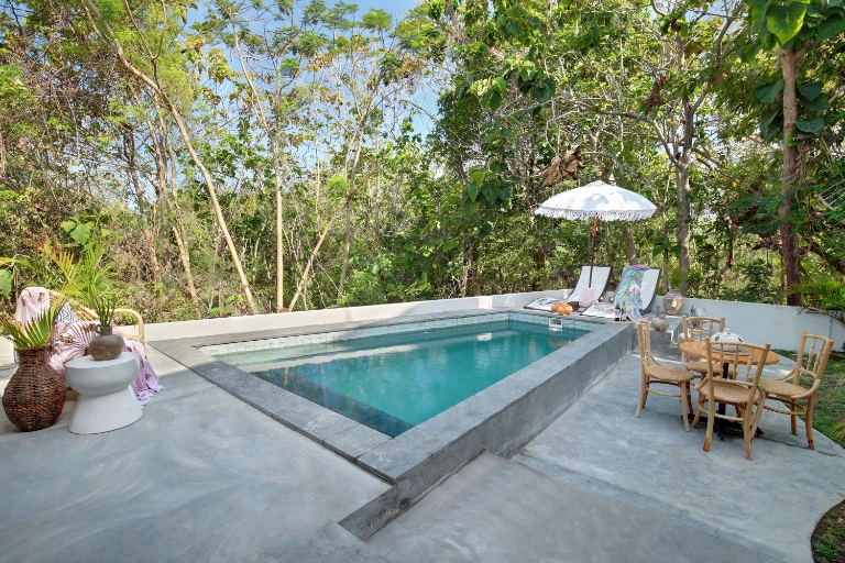 Traditional 1930's Joglo Beach House on a good size land in Uluwatu beaches area in Uluwatu - Image 2