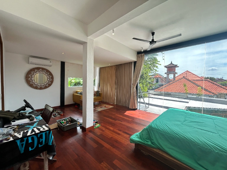 Majestic 5+2BR Estate Villa w/ Infinity Pool & Jungle Views in Canngu - Image 5