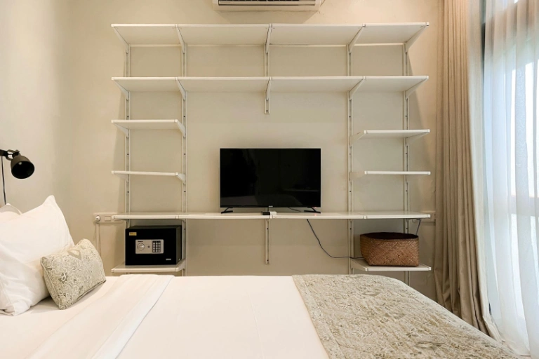 ⚡Electricity Included – Relaxing 1BR Beachside Apartment with Pool Access in Seminyak - Image 4