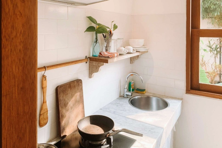 ⚡ Electricity Included - Bright Private Studio Near Seminyak Beach in Seminyak - Image 5