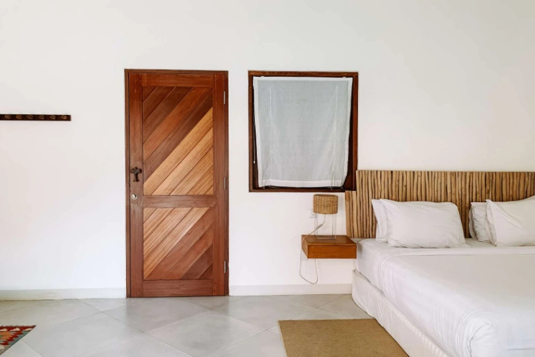 👣 Steps to Seminyak Beach - Poolside Tropical Studio Electricity Included in Seminyak - Image 5