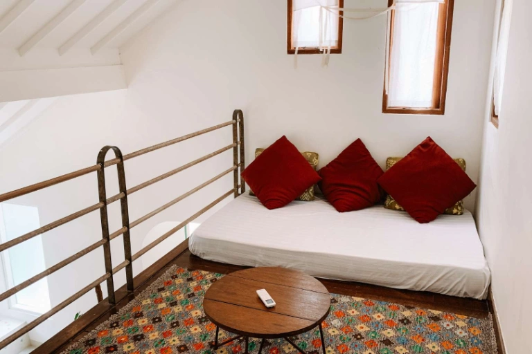 👣 Steps to Seminyak Beach - Tropical Studio with Electricity Included in Seminyak - Image 4